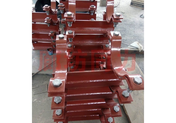 水平管滑动支座